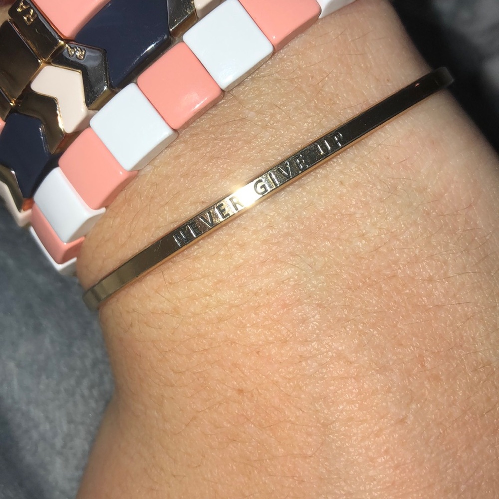 “Never Give Up” used mantra bangle